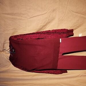 In Girl lace sleeve crewneck pullover